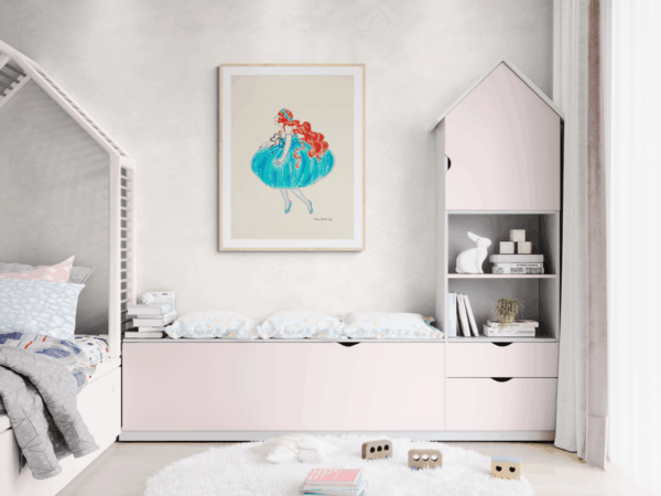 kids-bedroom-with-a-large-storage-cabinet kvinde i ballonkjole